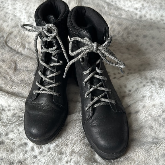 Universal thread black girls combat style boots size 7 - Picture 3 of 7